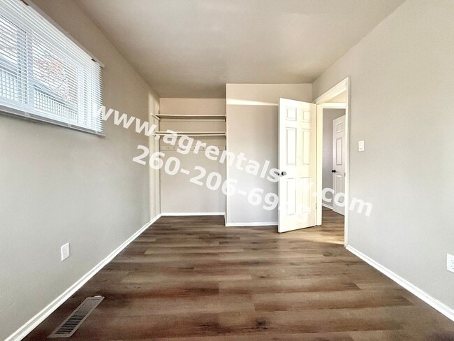 Building Photo - 3 Bedroom