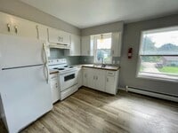 Building Photo - Amazing 2 Bed/1 Bath upstairs apartment in...
