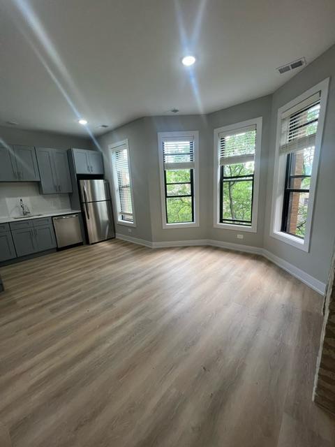 Building Photo - 2 bedroom in Chicago IL 60614