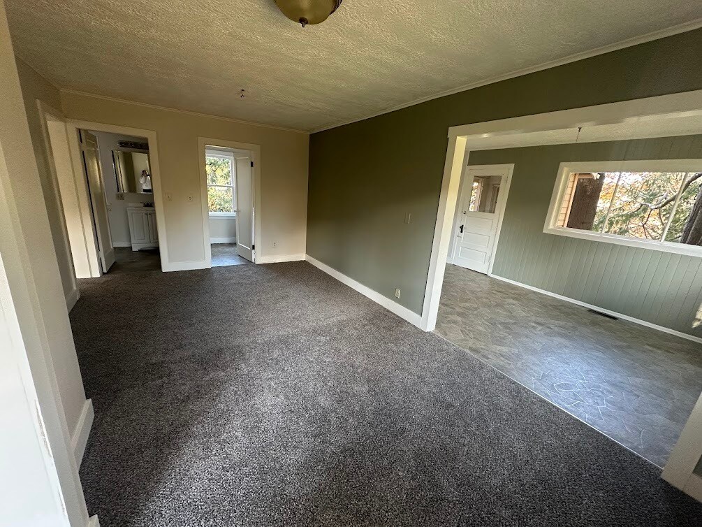 Building Photo - 11625 NW Thompson Rd