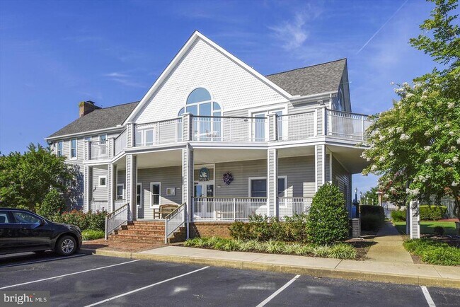 Building Photo - 400 Schooner Way