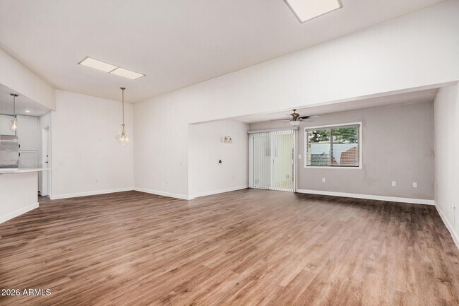 Building Photo - 16635 N 103rd Ave