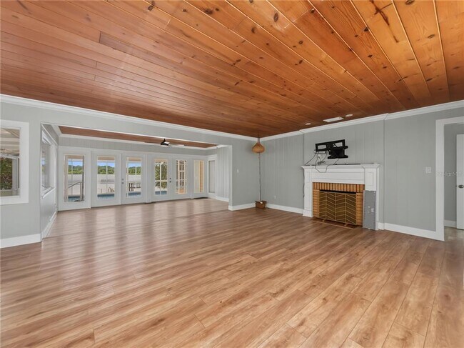 Building Photo - 125 Lake Roy Dr