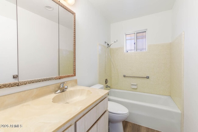 Building Photo - 4531 E Delta Ave