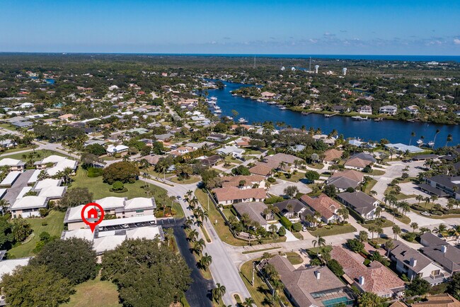 Building Photo - 6 Concourse Dr