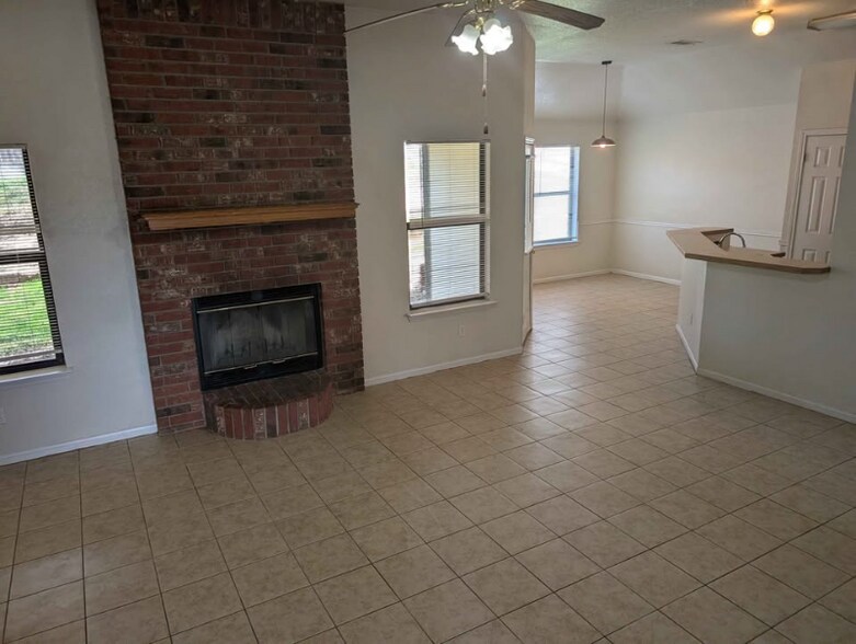 Building Photo - 1506 Margaret Lee St