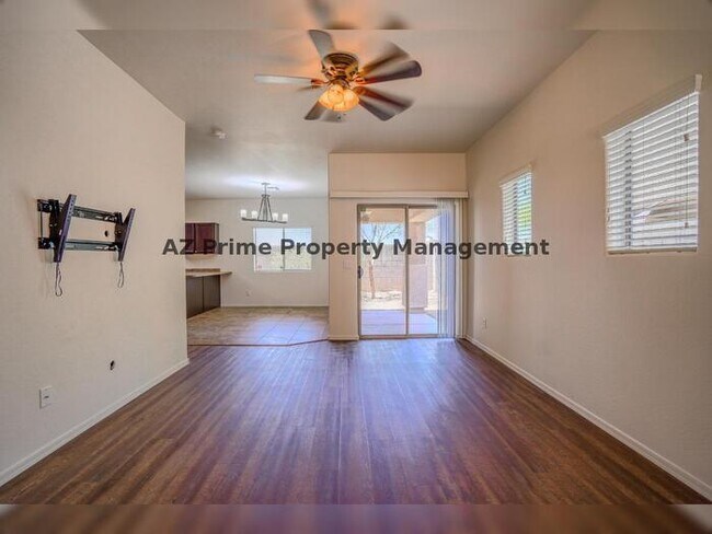 Building Photo - 10225 W Camelback Rd