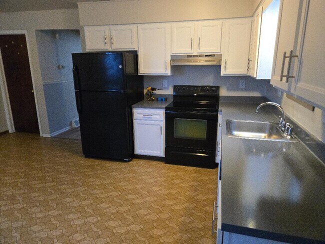 Building Photo - 324 Garden Ave