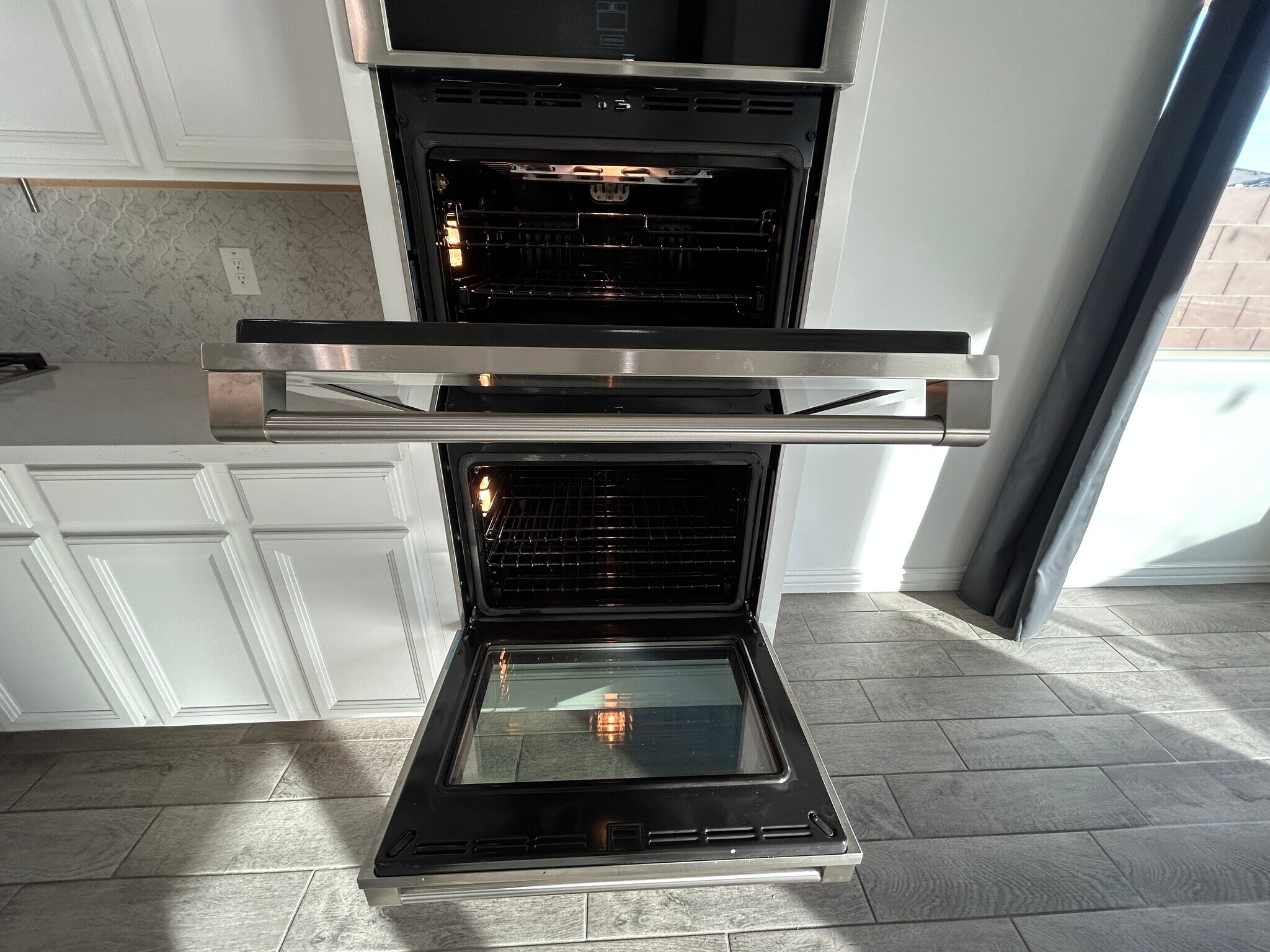 Building Photo - 8731 W Wagon Wheel Dr