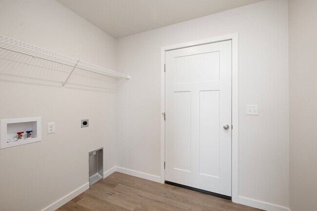 Building Photo - BRAND NEW 3 BEDROOM HOME - BOLIVAR, MO