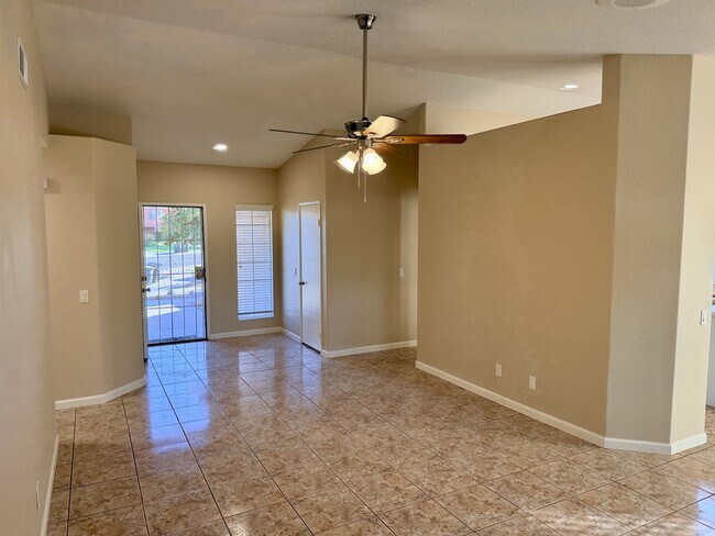 Building Photo - 4238 Brookside Dr