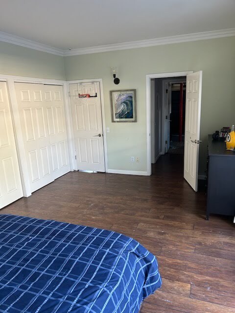 Building Photo - 215 Knox St