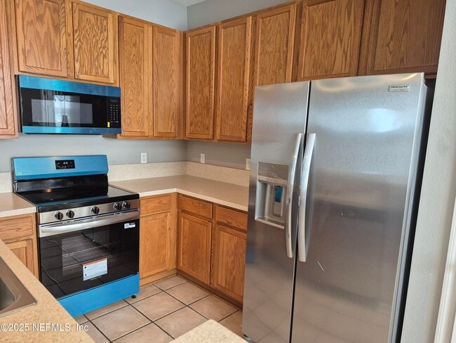 Building Photo - 5851 Parkstone Crossing Dr