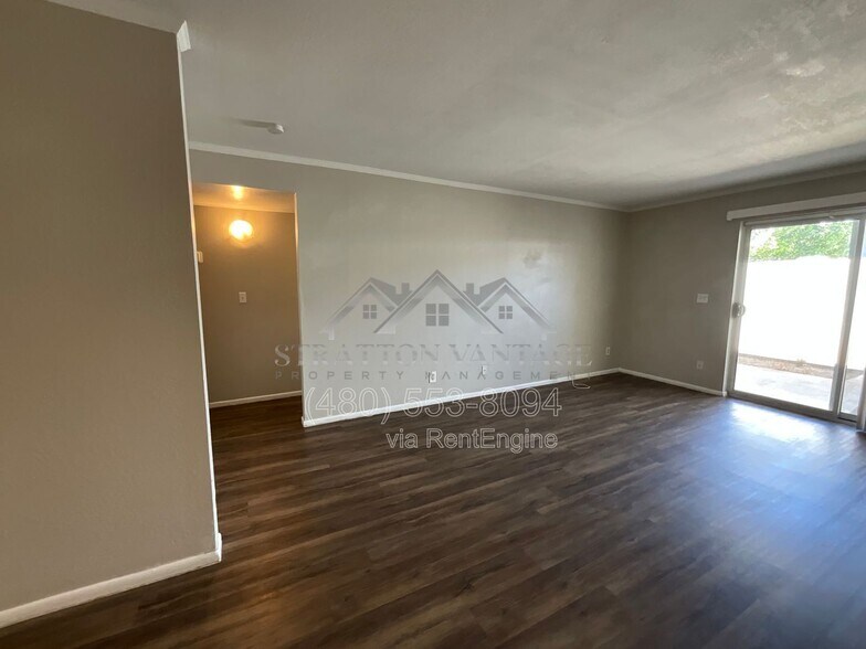 Building Photo - 810 E Colter St