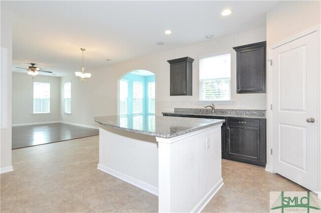 Building Photo - 279 Catalina Cut