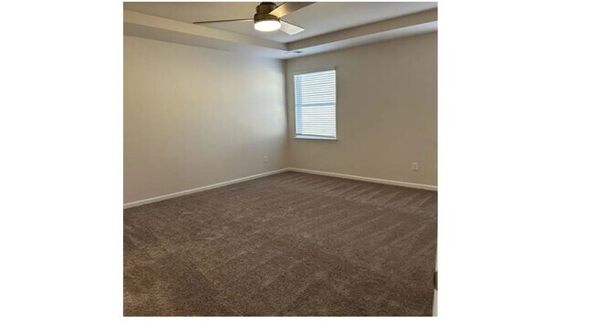 Building Photo - New 4/2.5 Townhome Near Lake Conestee and ...
