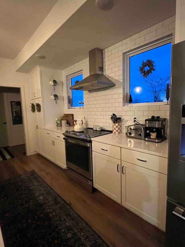 Building Photo - 2240 N Traveller Dr