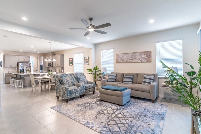 Building Photo - 2721 Chantilly Ave