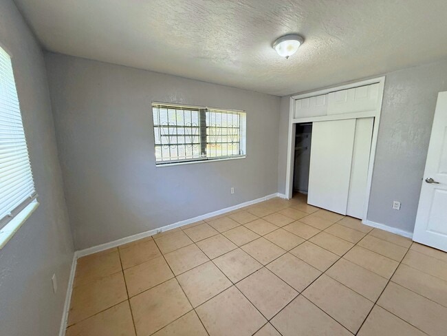 Building Photo - 930 NW 176th Terrace