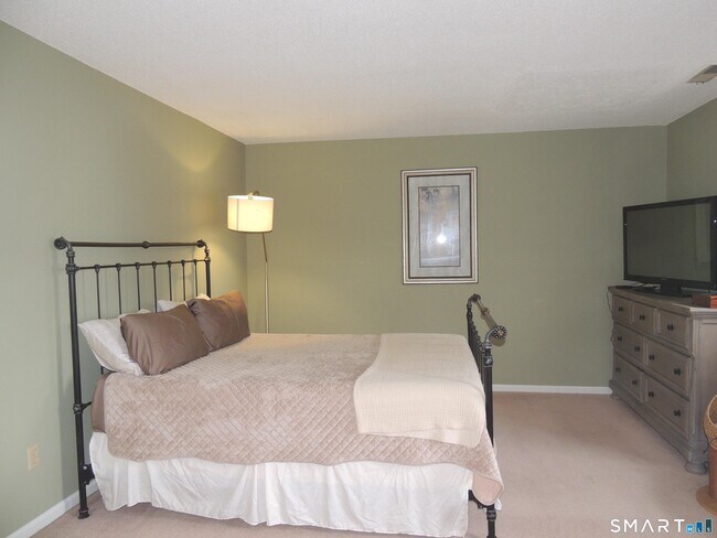 Building Photo - 124 S Montowese St