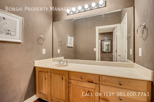 Building Photo - 11291 Palisade View Dr