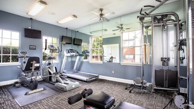 Building Photo - 1008 Village Green Crossing