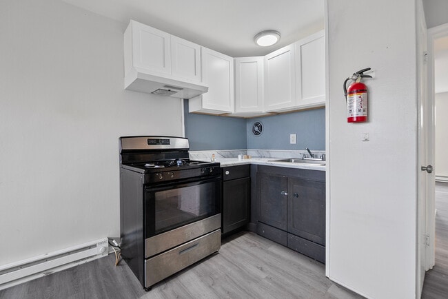 Building Photo - 2020 Woodlynne Ave