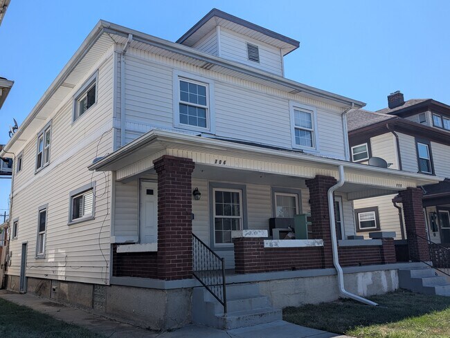 Building Photo - 704 Kolping Ave