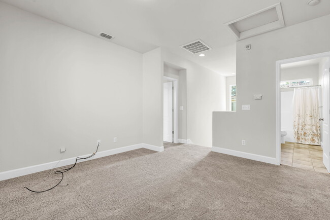 Building Photo - 9 Dulcibbella Pl