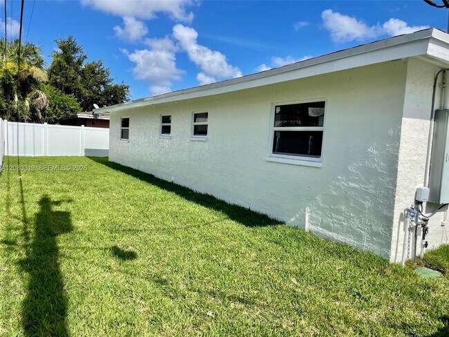 Building Photo - 5711 NW 28th St