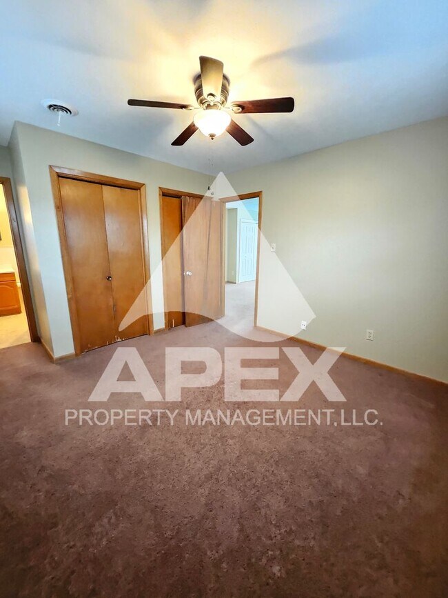Building Photo - MOVE-IN SPECIAL, $1 RENT!! - Spacious Top Floor 1 Bd - 1Ba Apartment in Fountain City!
