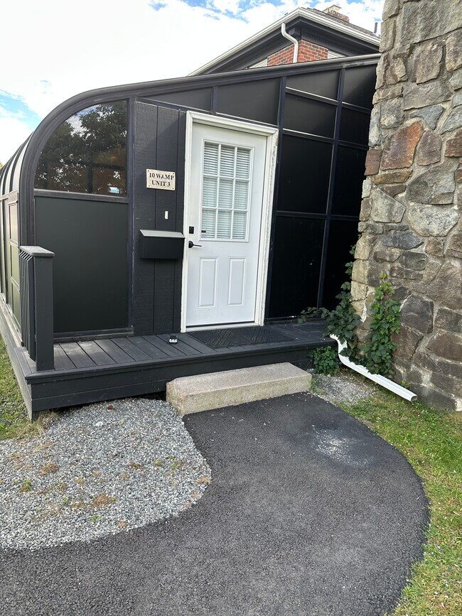 Building Photo - 10 Wampanoag Trl