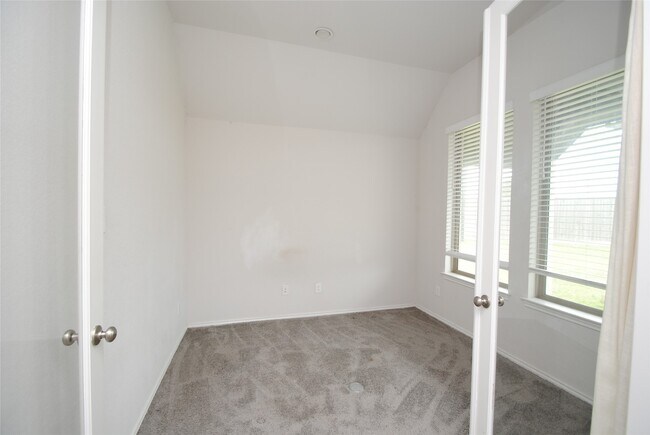 Building Photo - 24978 Tidmor Ln