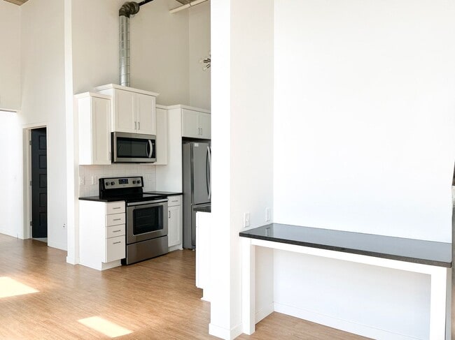 Interior Photo - Grand & Syndicate Apartments