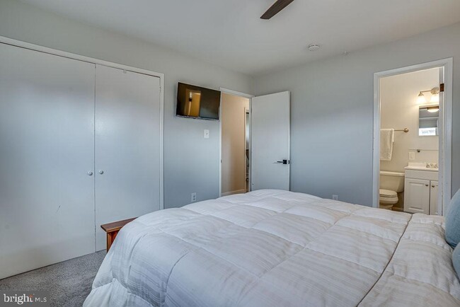 Building Photo - 4801 Apple Tree Dr