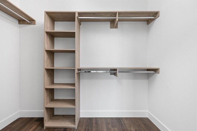 Building Photo - 4315 S Congress Ave