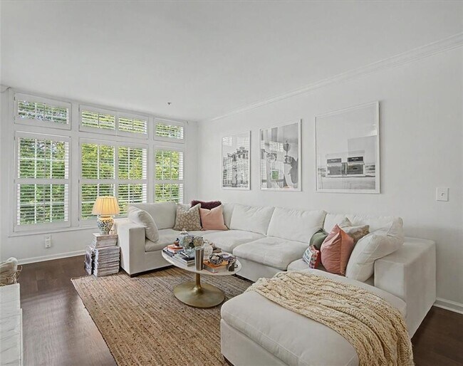 Building Photo - 3636 Habersham Rd NW