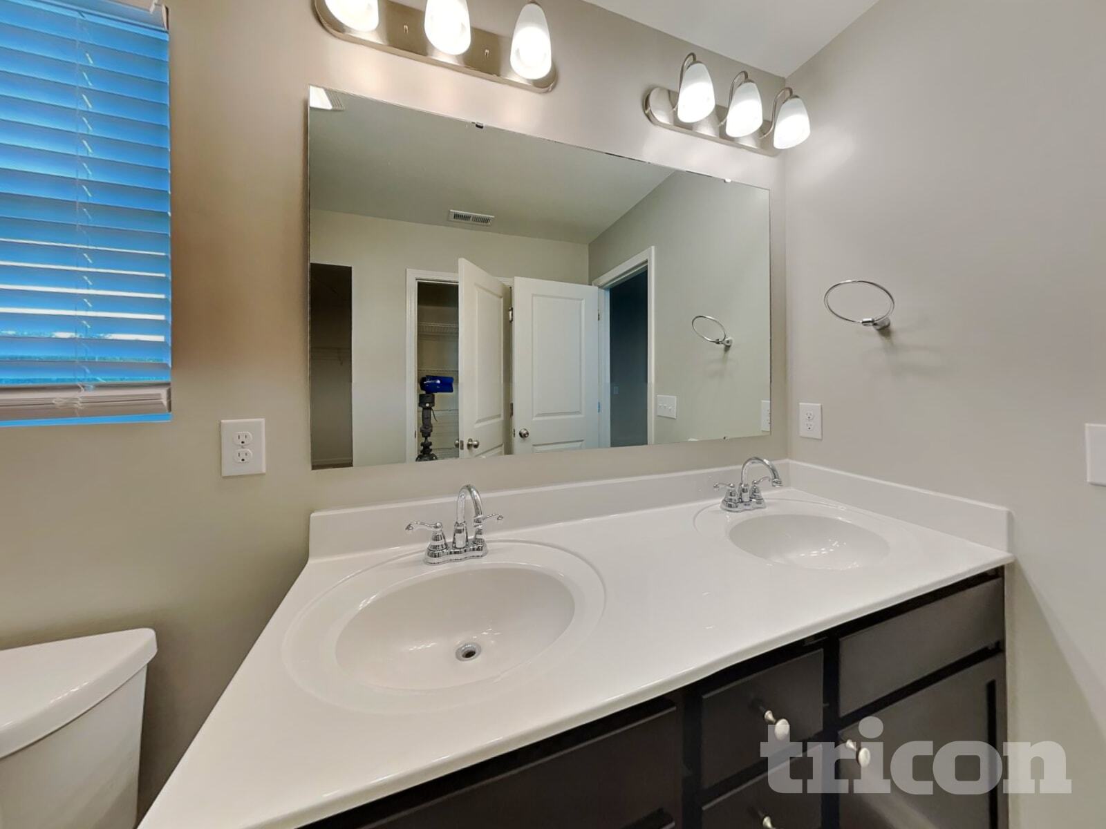 Building Photo - 635 Spencer Ln