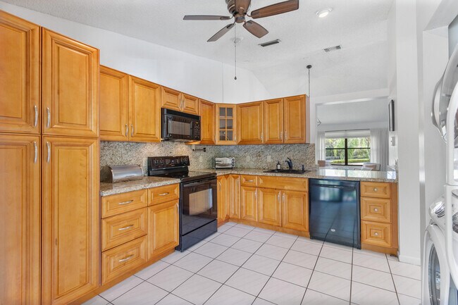 Building Photo - 12950 Dartford Trail