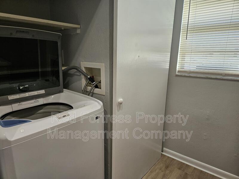 Building Photo - 4031 SW 7th Pl