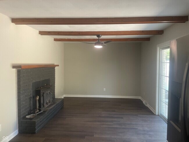 Building Photo - 1416 Miami Ct S