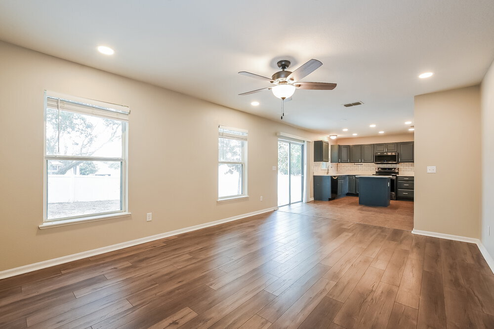 Building Photo - 7545 Sloewood Dr