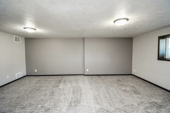 Building Photo - 3704 S Outfield Cir