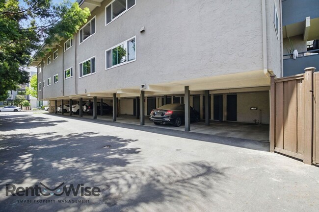 Building Photo - 1534 San Antonio St