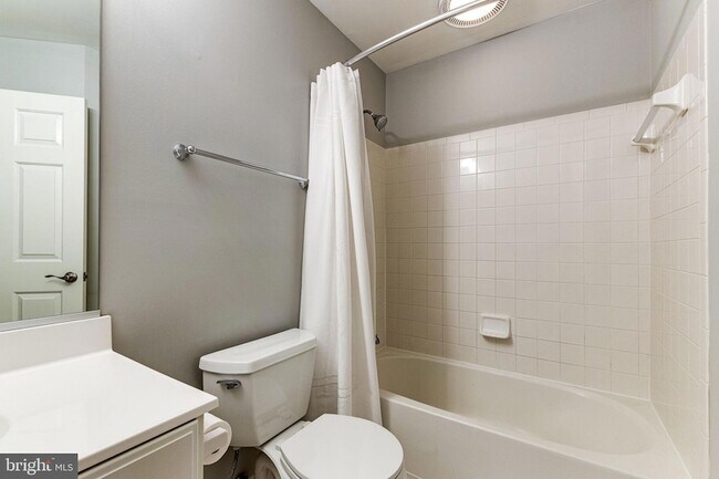 Building Photo - 953 Harrison Cir