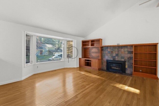 Building Photo - 10733 126th Pl NE