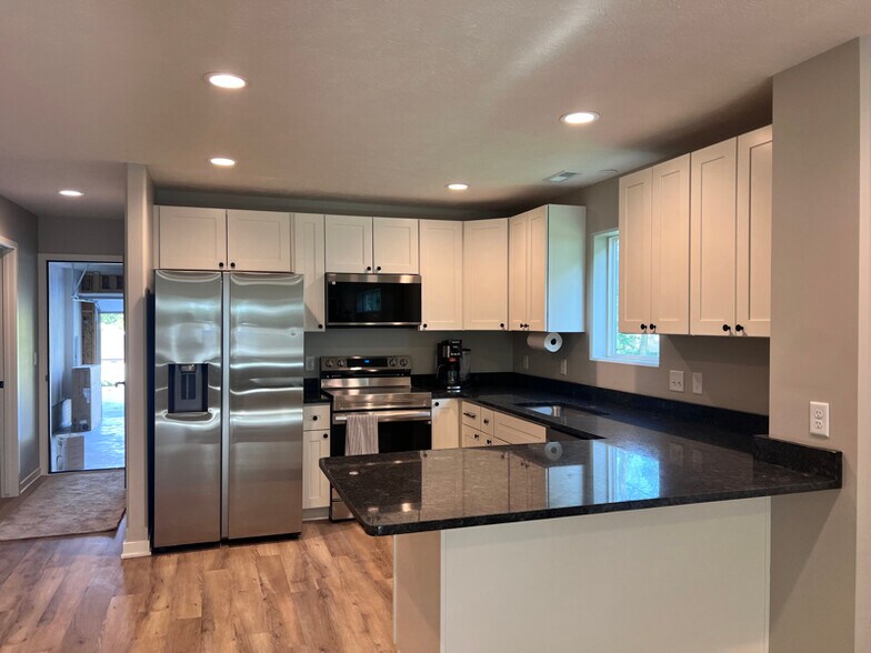 Building Photo - 4809 Apple Hill Ln