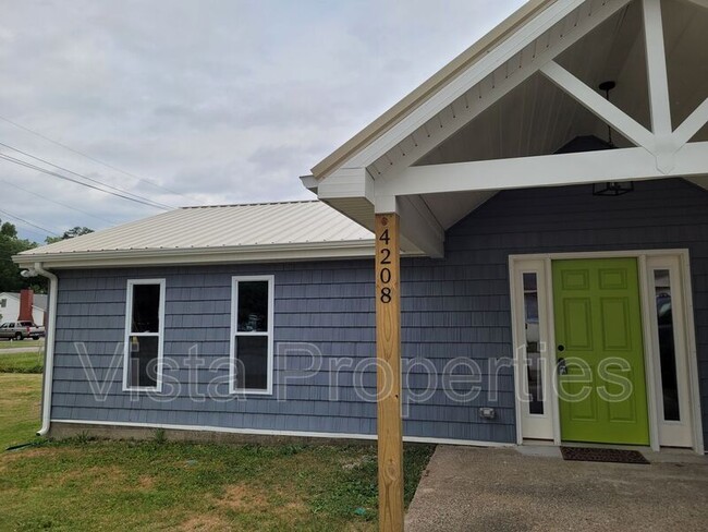 Building Photo - 4208 Lees Ln