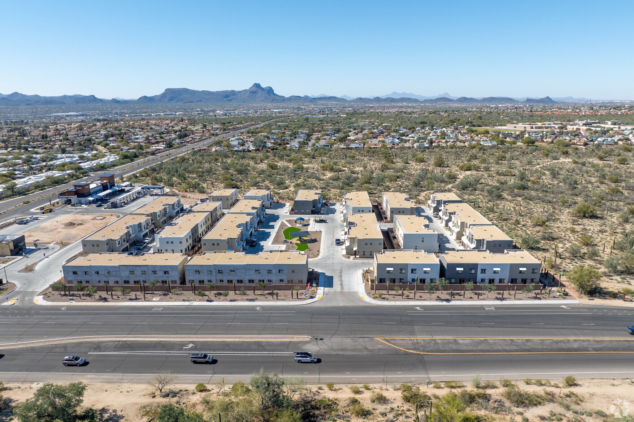 3BR, 2.5BA - 1,735SF - Cortaro Point