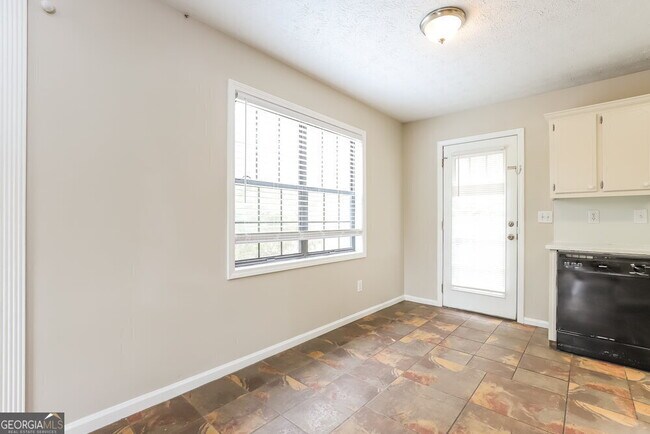 Building Photo - 4272 Falcon Crest Dr